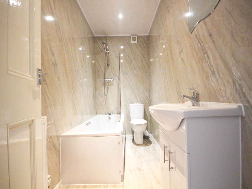 2 bedroom flat To Let in Foulridge, Colne - IMG_5390.jpg